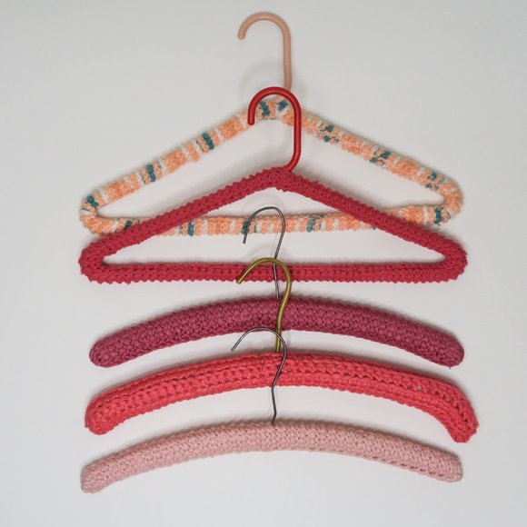 Vintage 60s Pink Crochet "Non Slip" Decorative Clothes Hangers - Picture 3 of 8